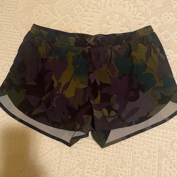 Old Navy Black and Green Athletic Shorts Lightweight Moisture-Wicking Size L - Picture 8 of 10